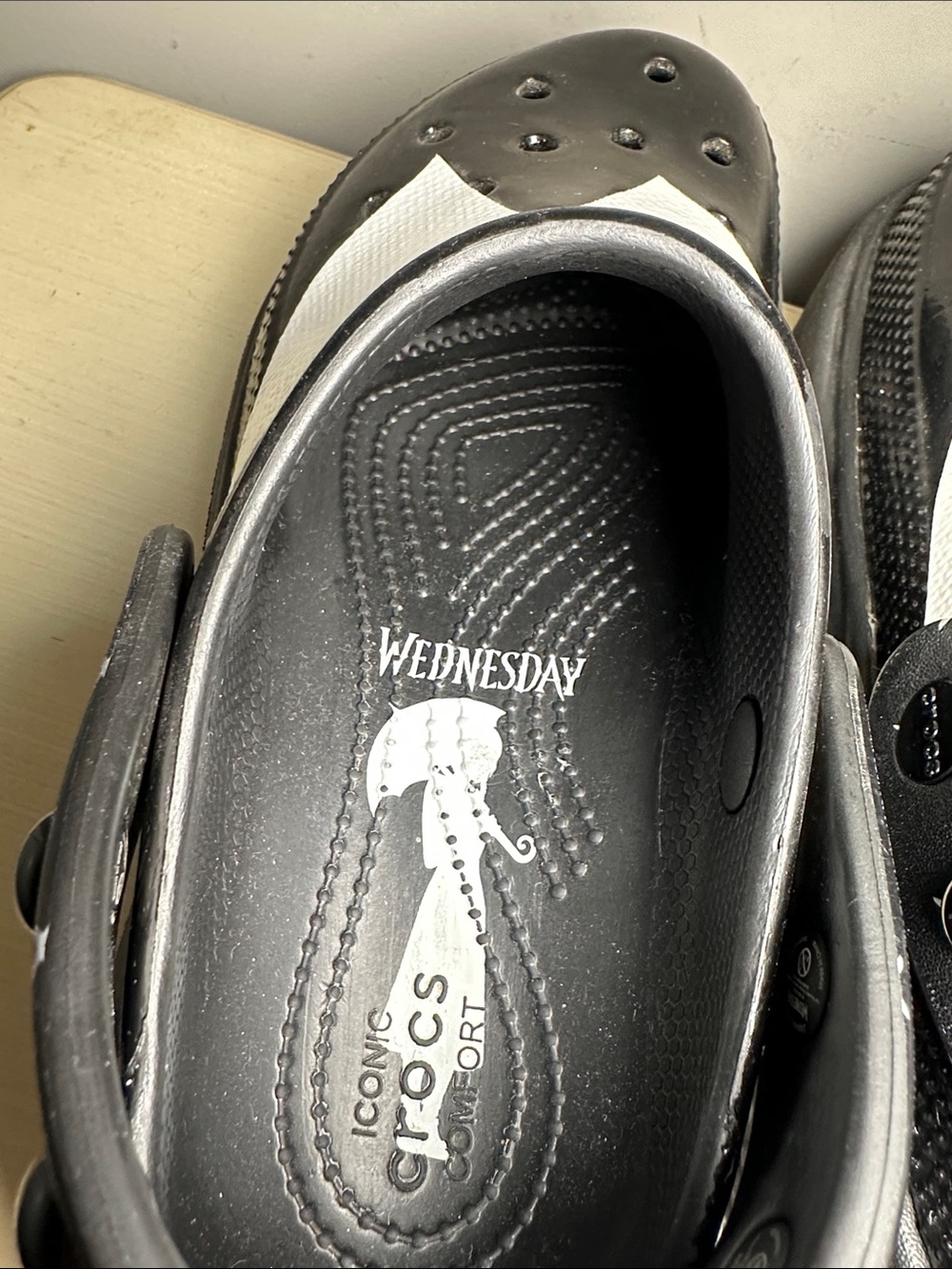 Crocs Wednesday Addams stomp platform gothic Black and White Slip-On Clogs - Picture 5 of 8